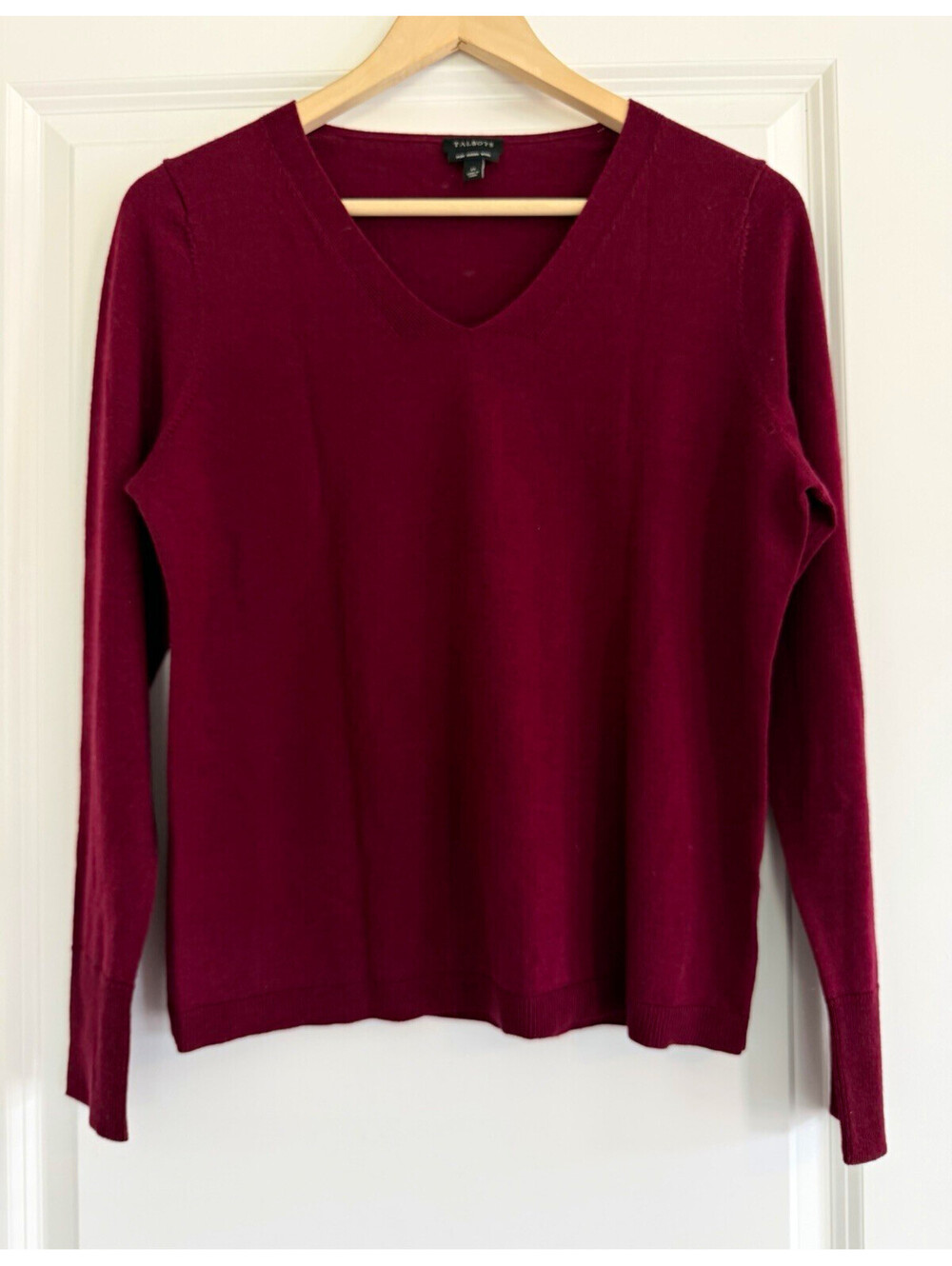 Talbots Merino Wool V-Neck Ribbed Trim Knit Sweater Burgundy M Old money Preppy